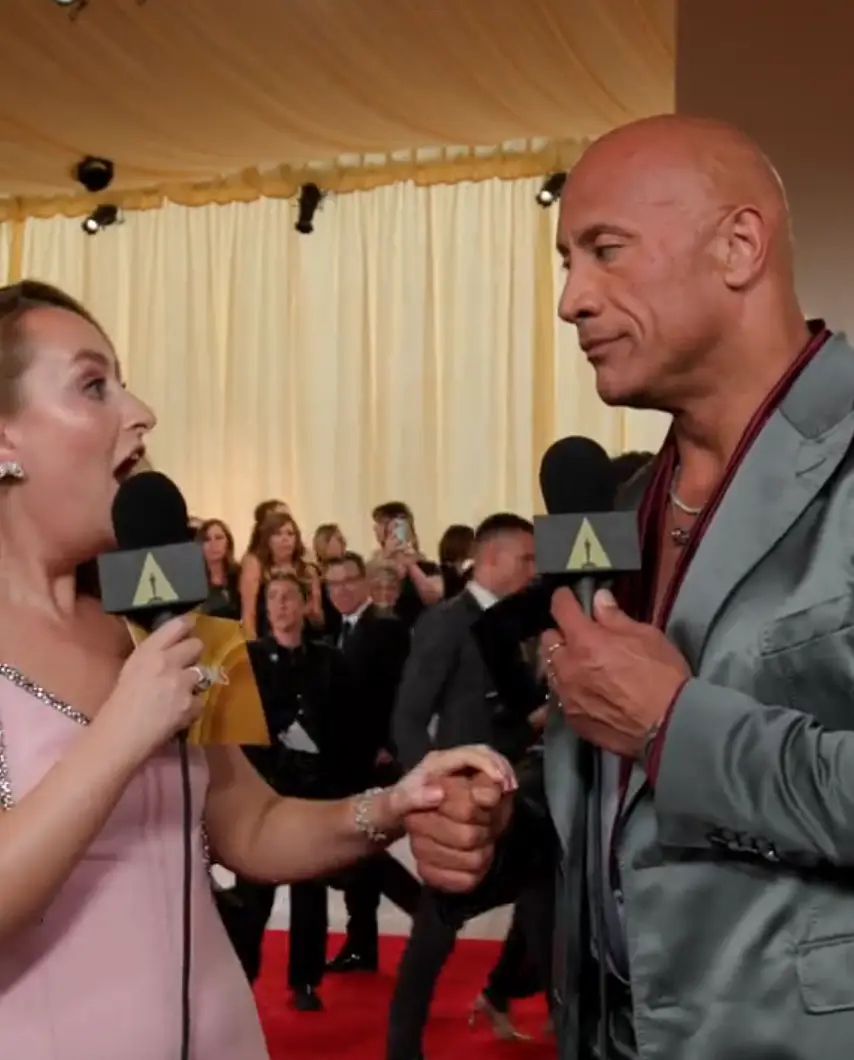 The Rock was not best pleased after he lost a game of rock, paper, scissors (TikTok/@ameliadimz)
