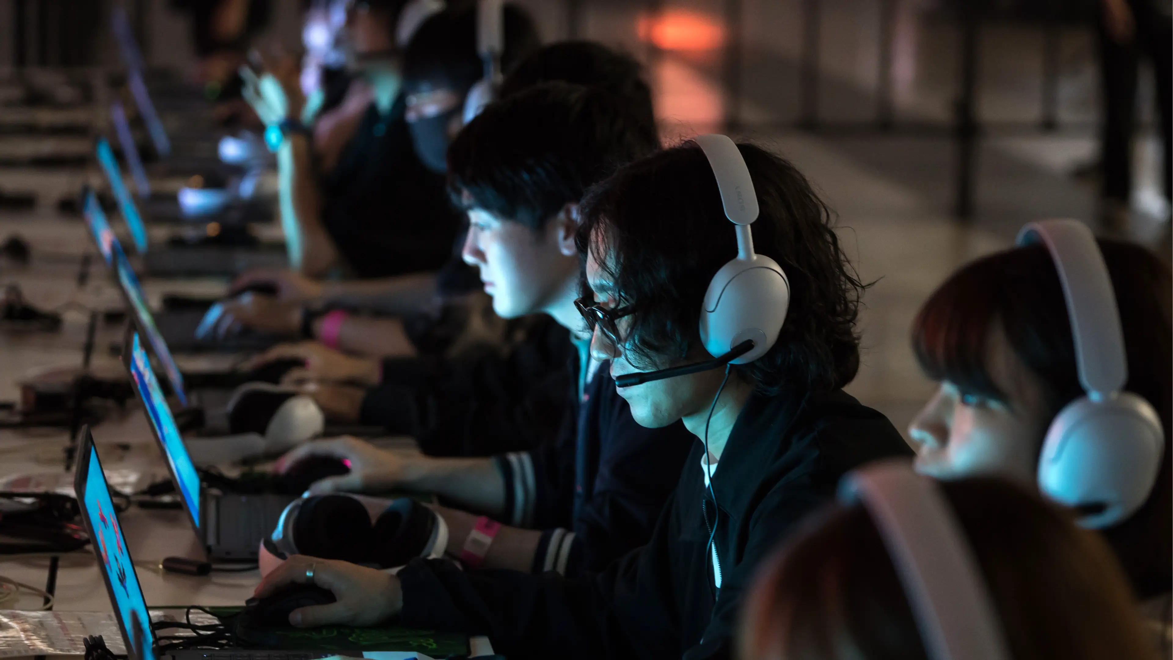 Japan breaks record for fastest internet that's 3.5 million times faster than US and can download Netflix in 1 second