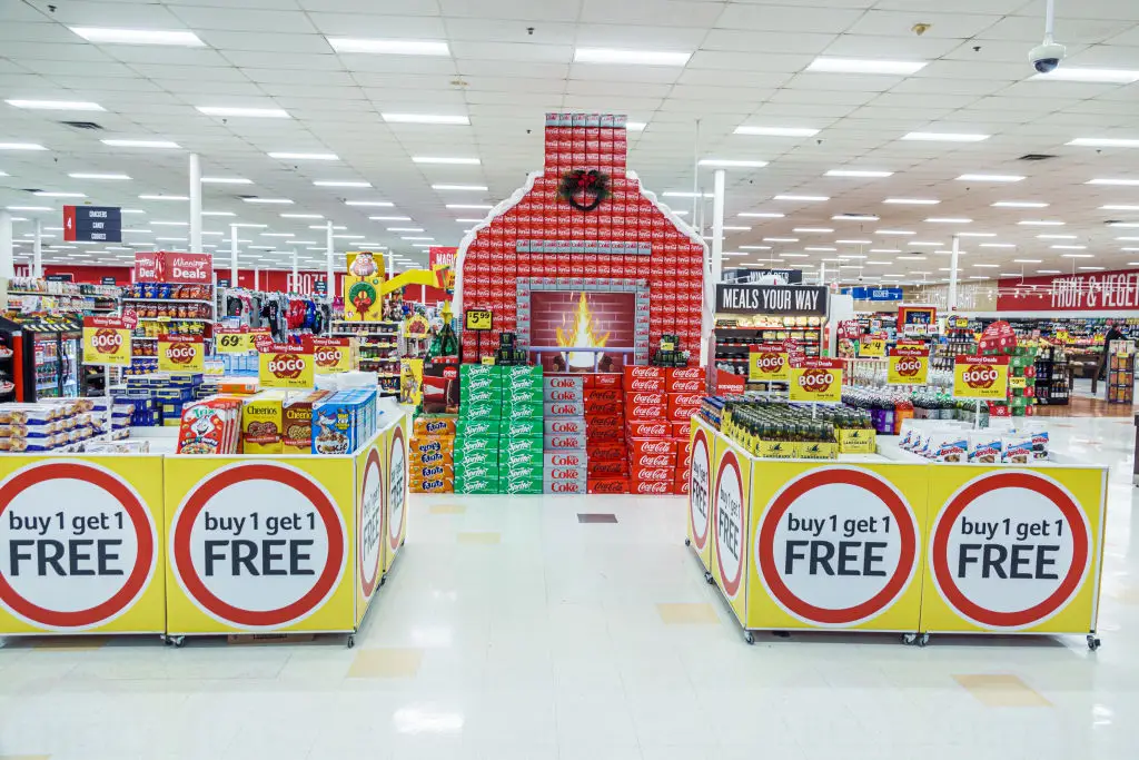 If you feel overstimulated by grocery store displays, it's not an accident. (Jeffrey Greenberg/UCG/Universal Images Group via Getty Images)