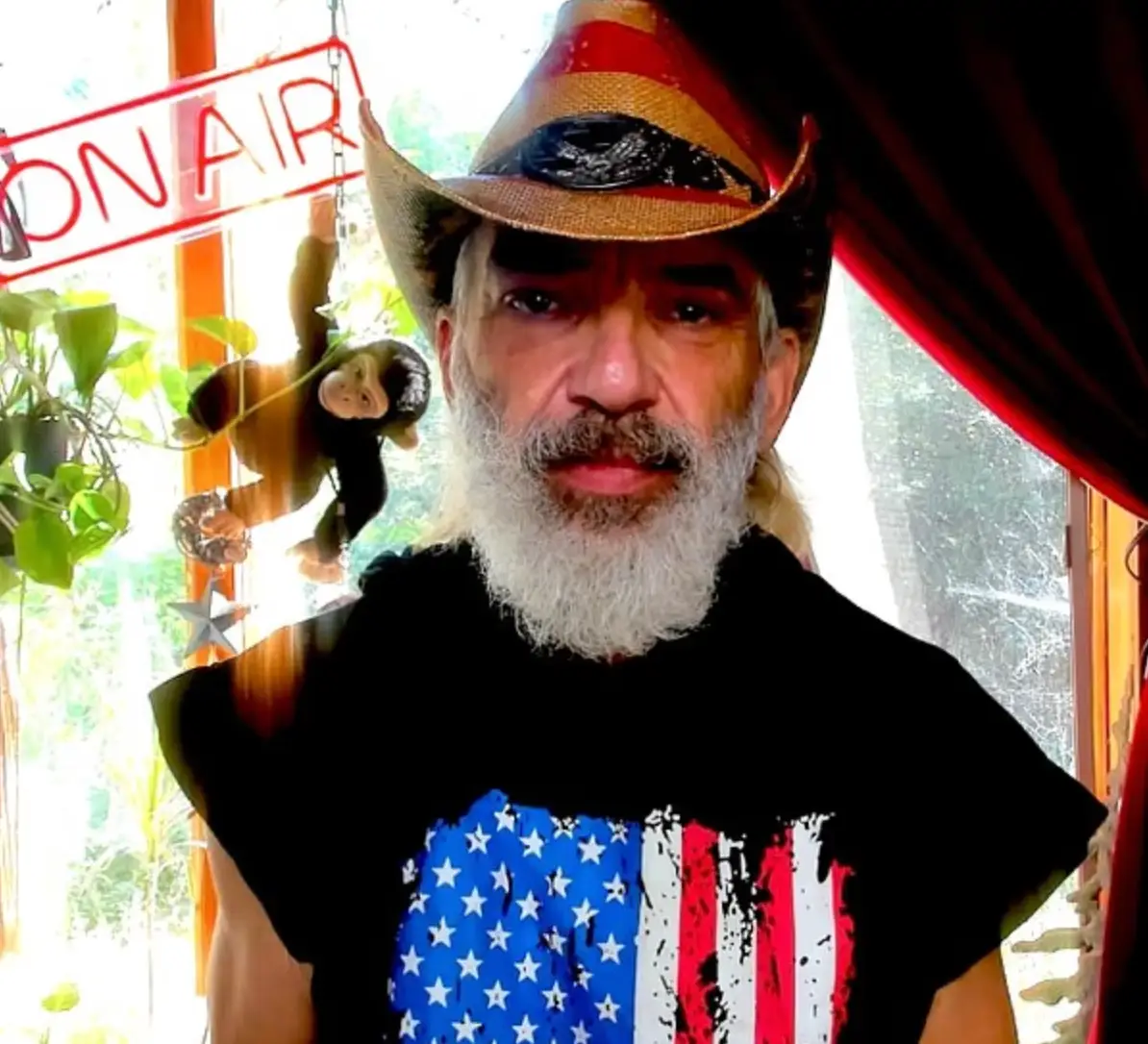 Tim Bodnar - also known as the 'Truth-slinger' - accused the district of spreading 'communist propaganda' (X/@TruthSlingerX)