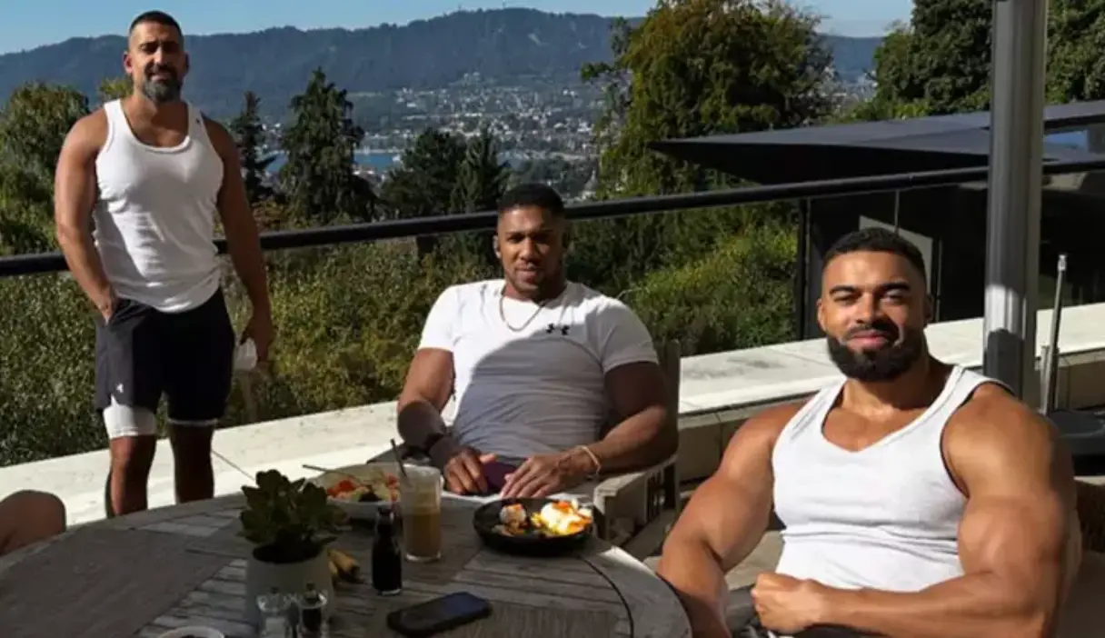 Anthony Joshua was travelling with Latif Ayodele and Sina Ghami in Nigeria (healthy_mindset/Instagram)