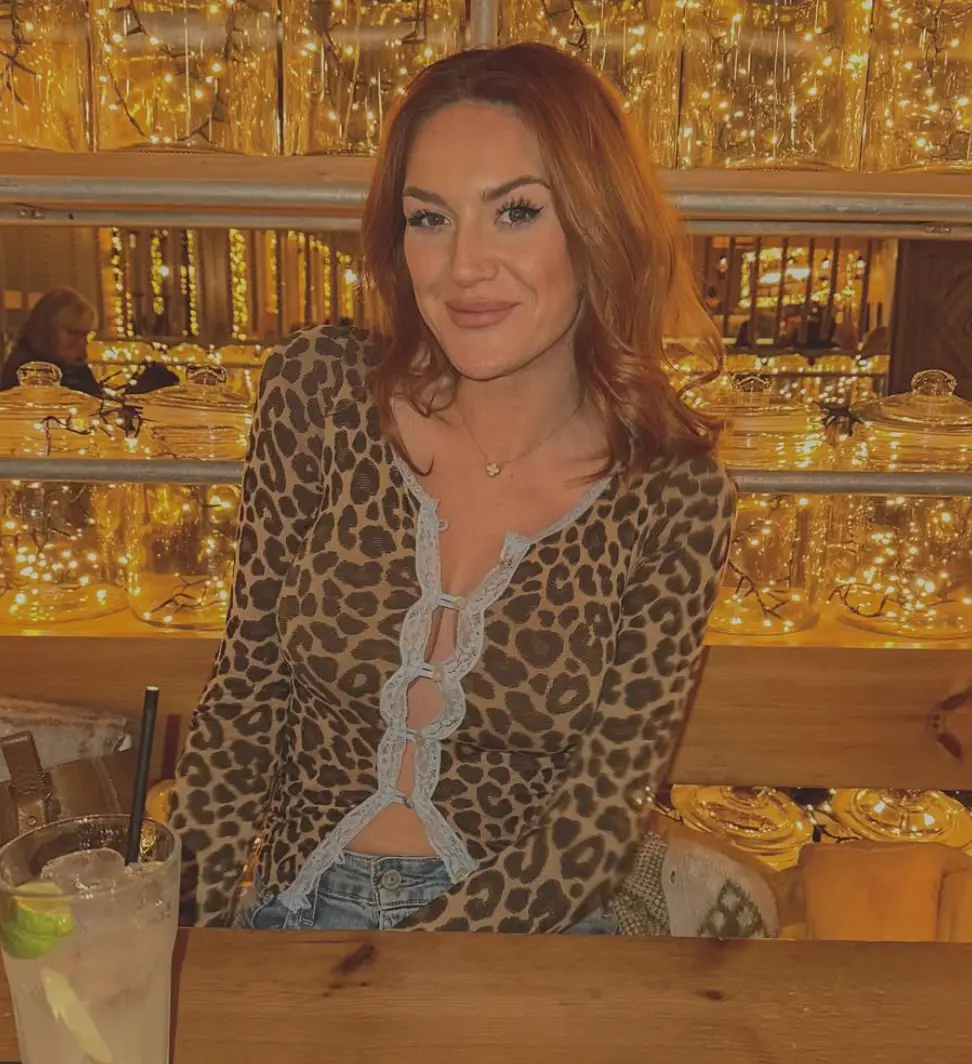 Annie has shared what it's like to date with the condition (annieecharlotte/Instagram)