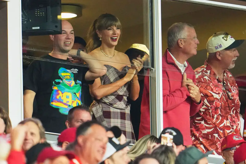Taylor Swift cheered on boyfriend Travis Kelce (Cooper Neill/Getty Images)