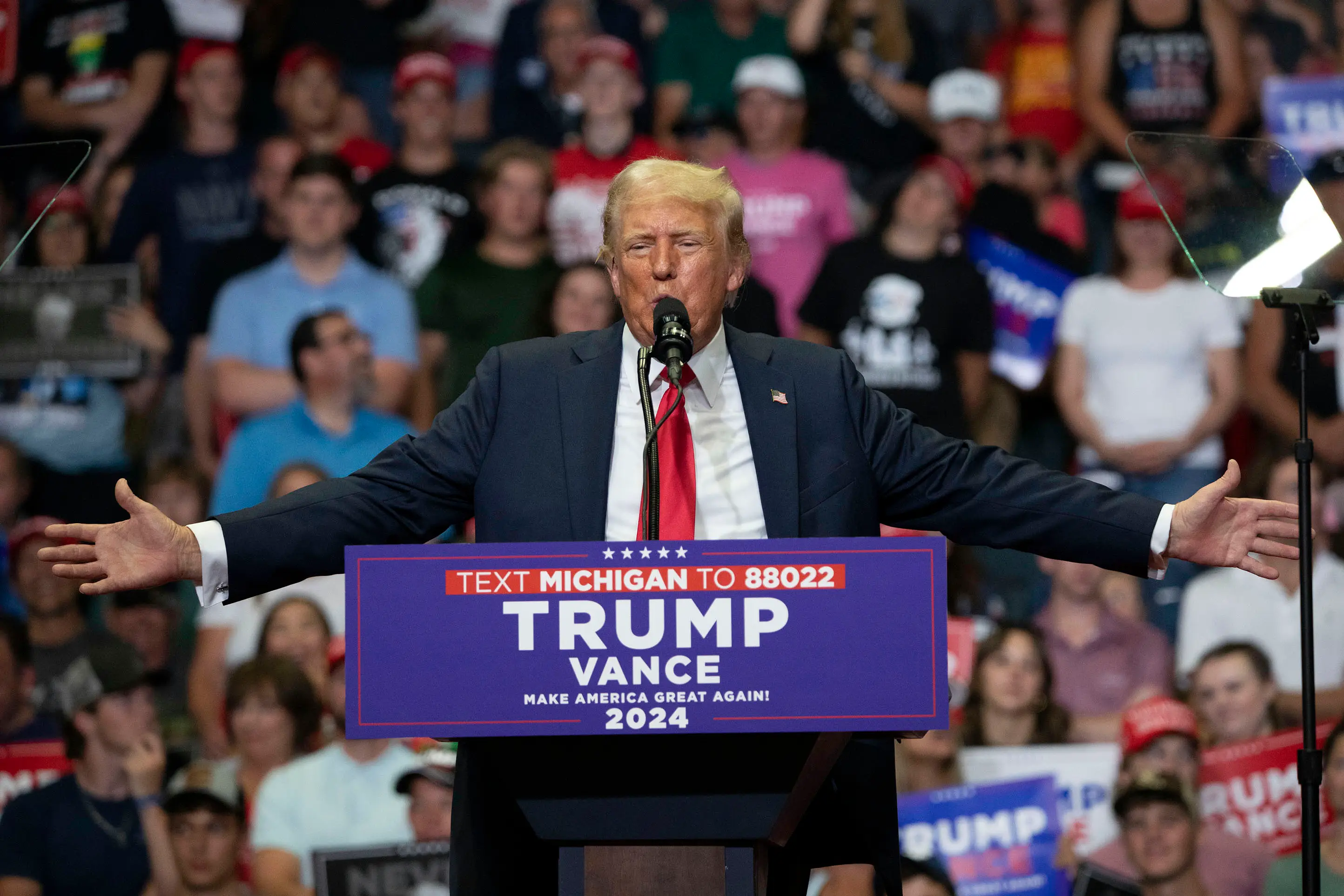 The Democrats face a challenging time raising enough money to challenge Trump.(Bill Pugliano/Getty Images)