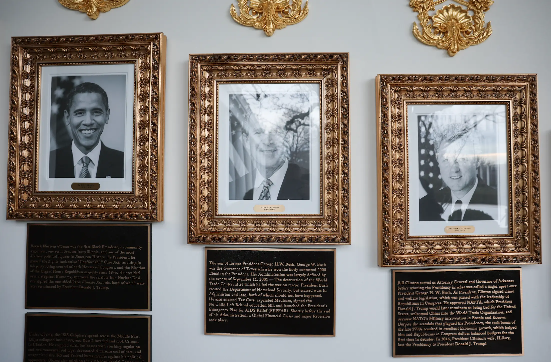 Trump took shots at Obama's policies on his plaque (Win McNamee/Getty Images)