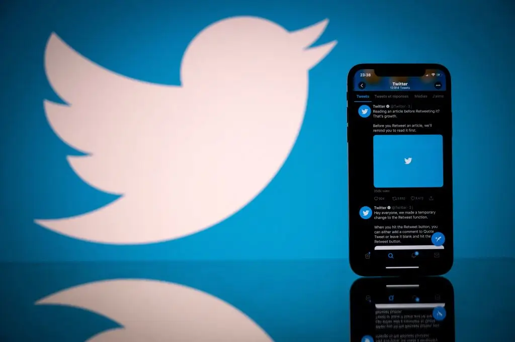 Remember when Twitter used to look like this? (LIONEL BONAVENTURE/AFP via Getty Images)