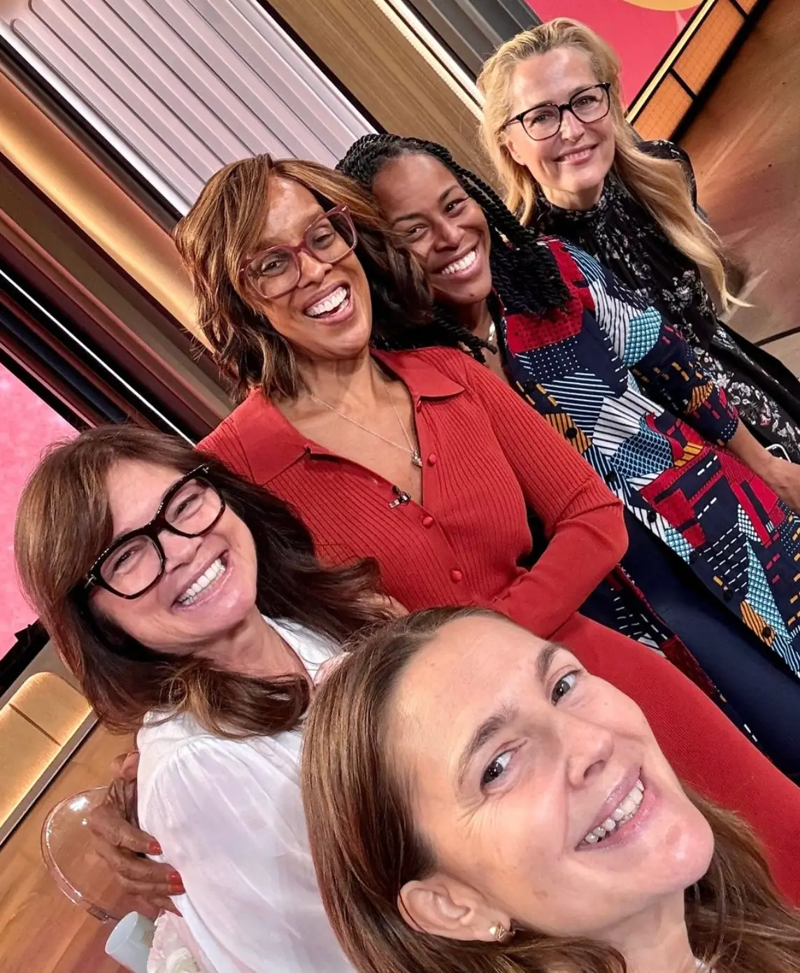 Drew Barrymore and her guests went bare faced for today's show (@gayleking/Instagram)
