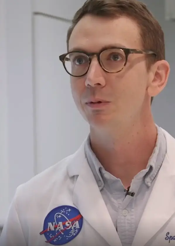 NASA scientist and Ariana Grande fan (michellekhare/TikTok)