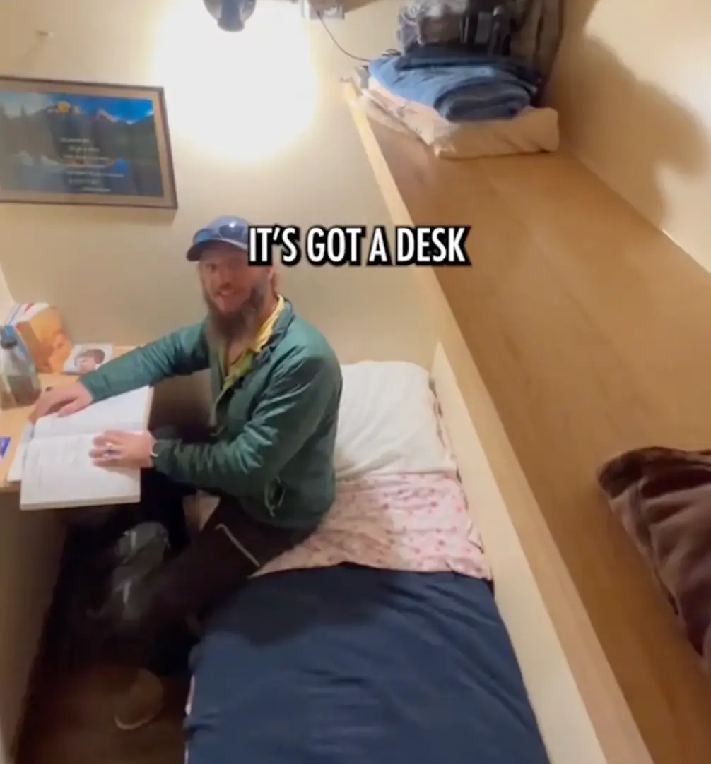 The hostel also has a communal area and this area is available to the guests in all of the 104 rooms.