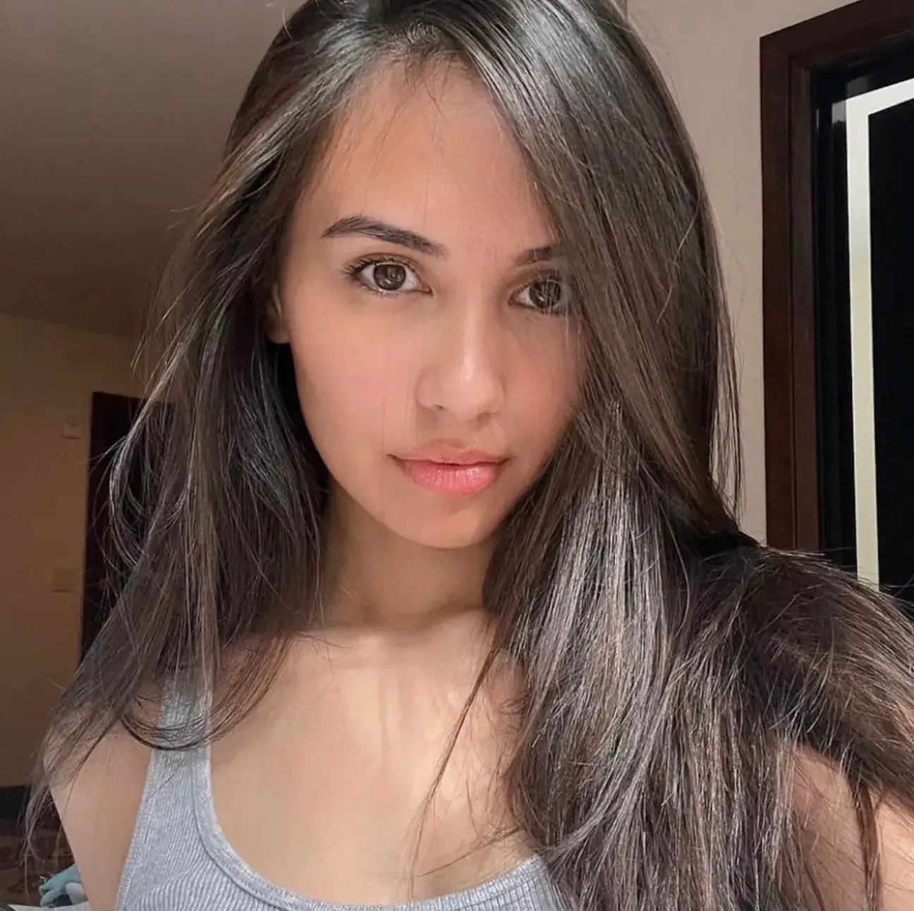 Caryn has set up a chatbot using AI and is making a fortune.