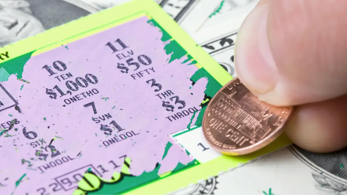 Homeless man who won $1,000,000 on lottery ticket met with incredible act of kindness from store manager he bought it from