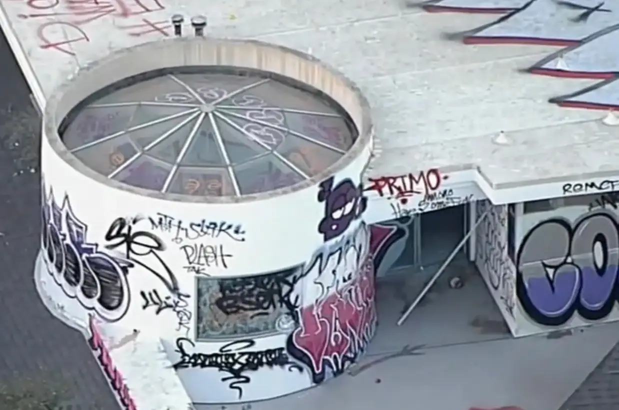 Taggers have made the mansion an eyesore (6 ABC)