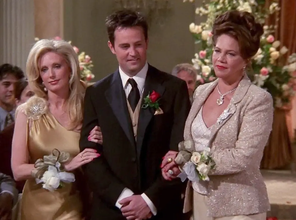From left to right: Morgan Fairchild, Matthew Perry and Kathleen Turner.