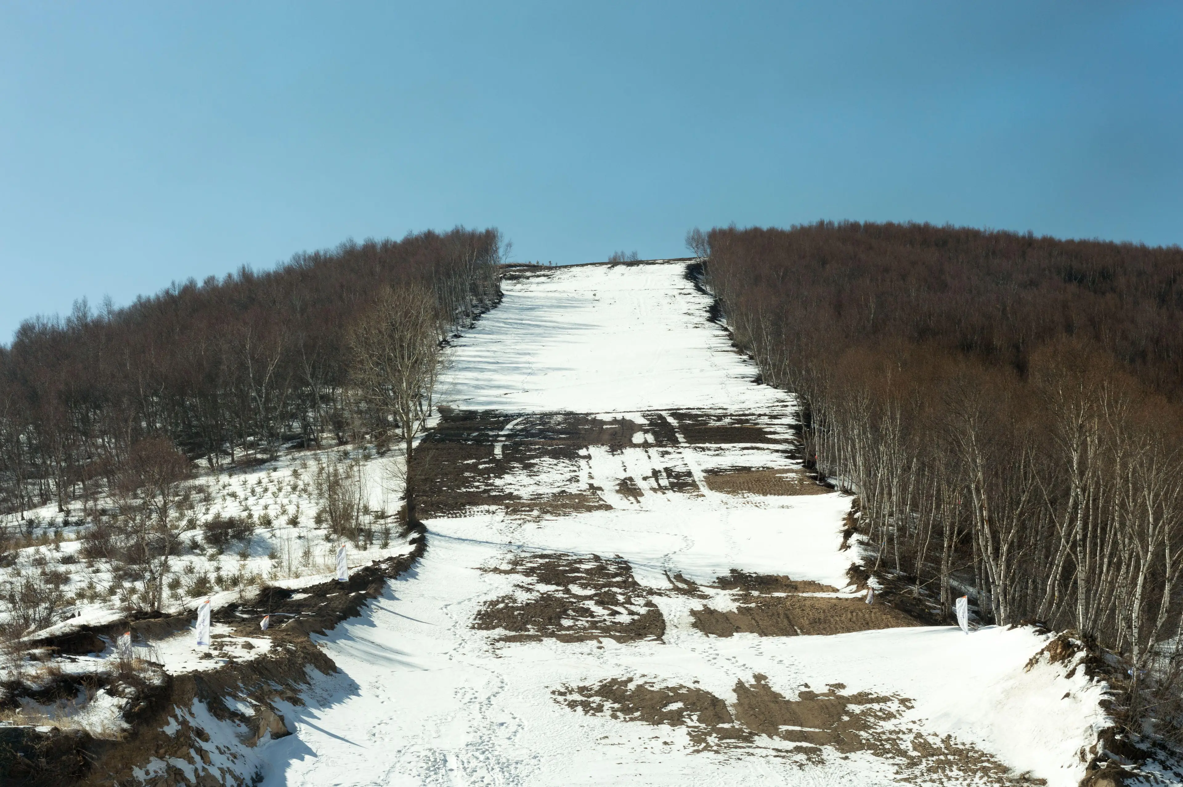Snow on the ski course (Alamy)