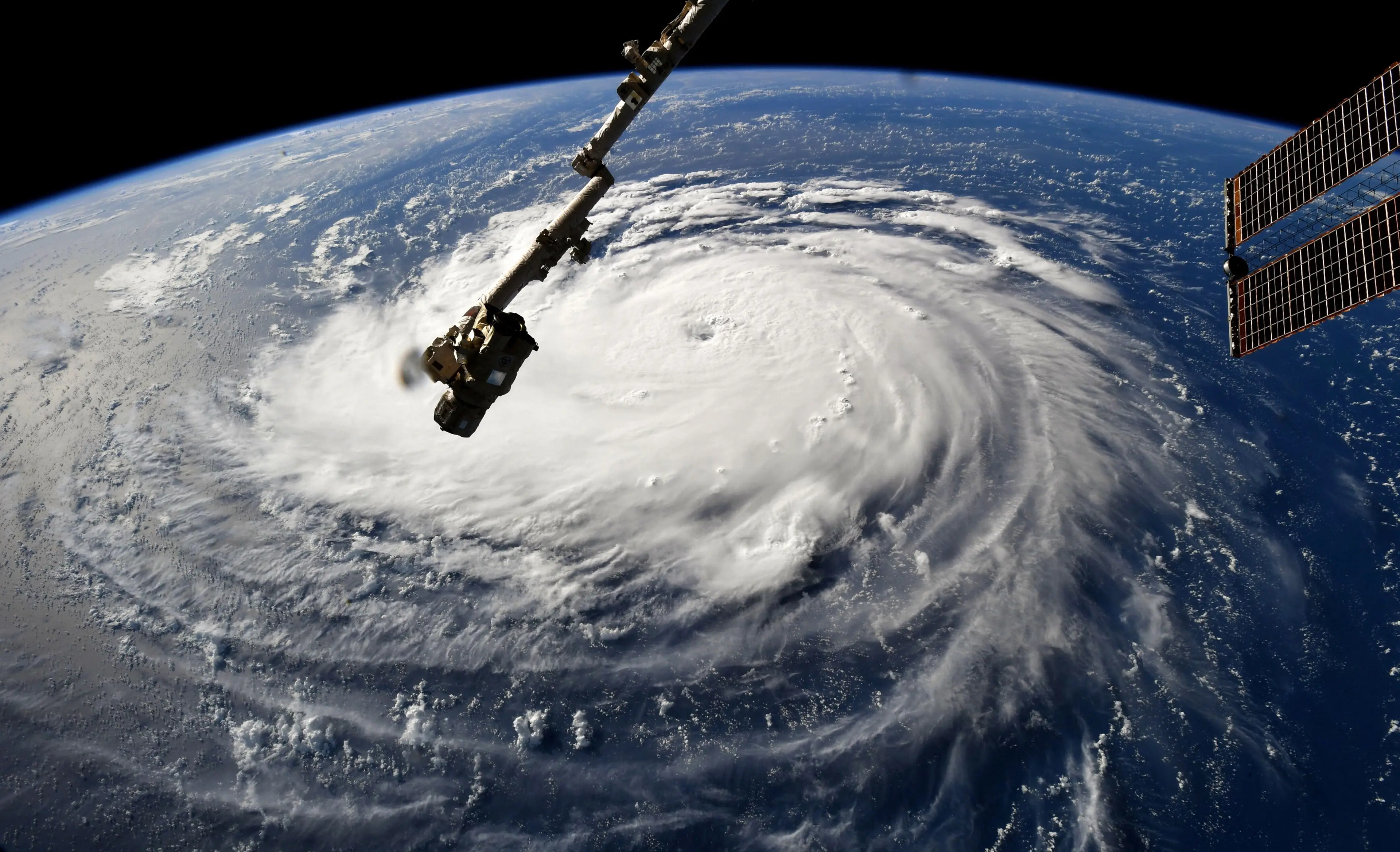 The astronaut realized how fragile the Earth is (Universal History Archive/Universal Images Group via Getty Images)