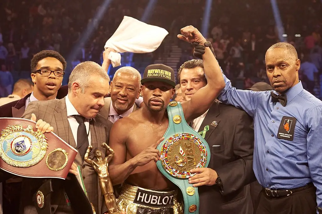 Floyd Mayweather pictured after winning the legendary unified title bout versus Manny Pacquiao back in 2015 (Robert Beck /Sports Illustrated via Getty Images)