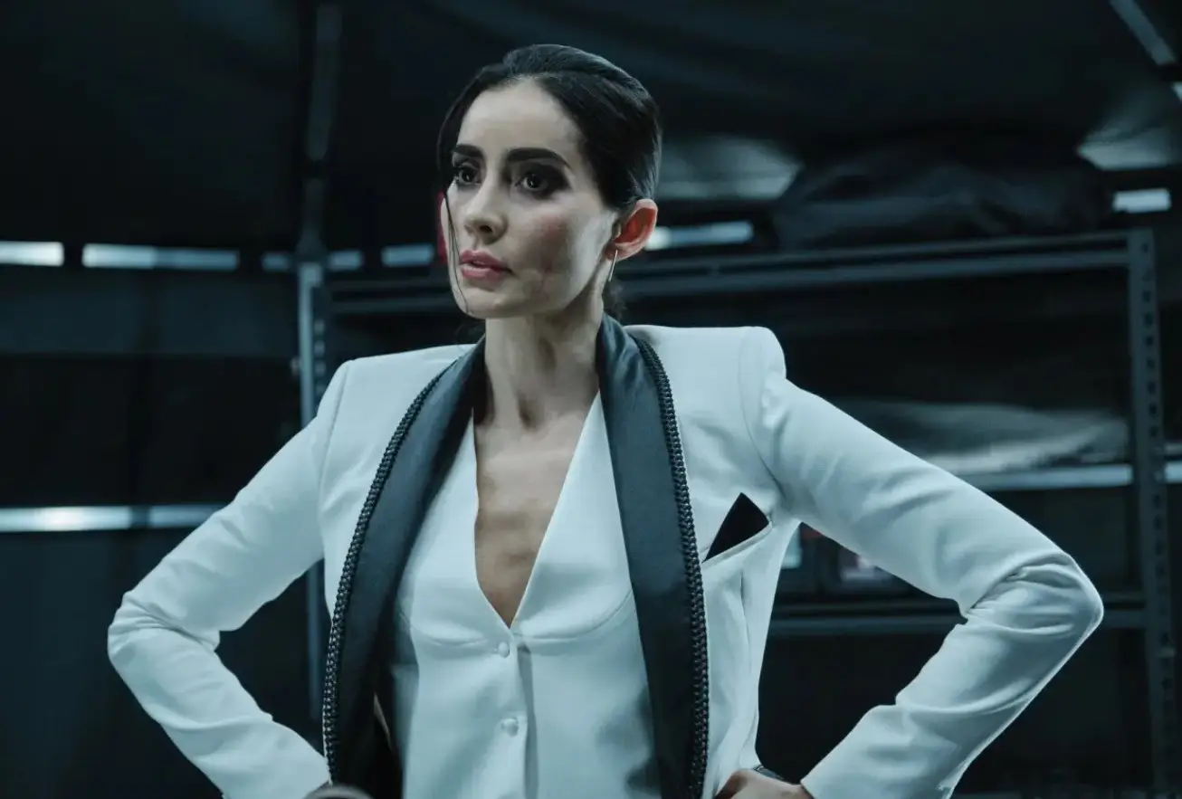 Viewers aren't impressed with Umbrella’s CEO Evelyn (Paola Núñez) dance scene.