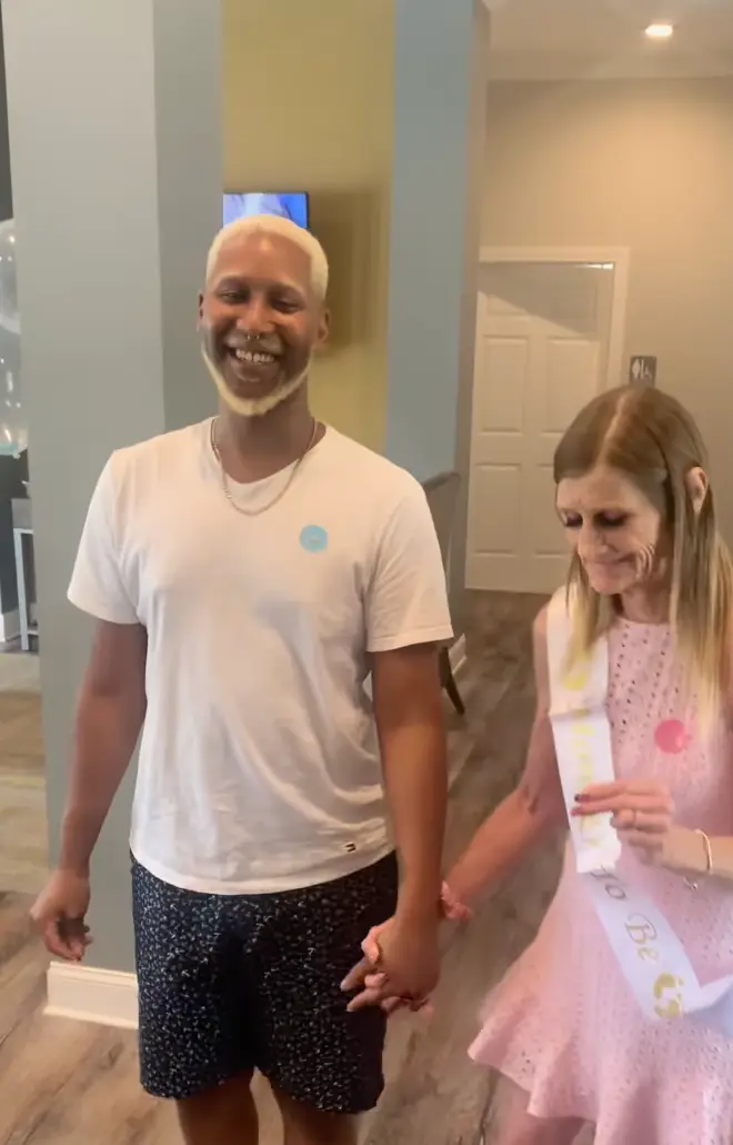 The pair recently revealed the gender of their baby, who they're welcoming via a surrogate. (TikTok/@therealoliver6060)