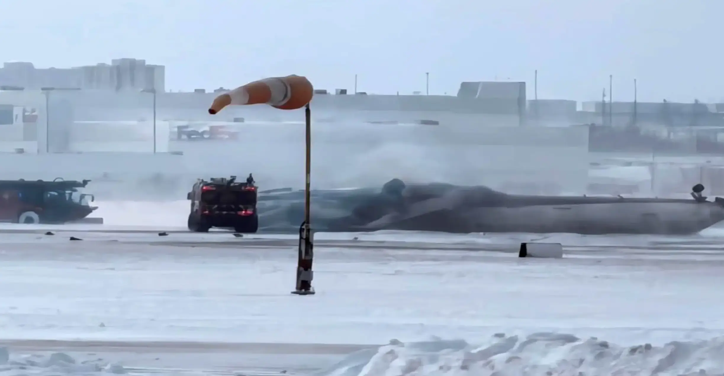 The flight crash landed in Toronto (Twitter)