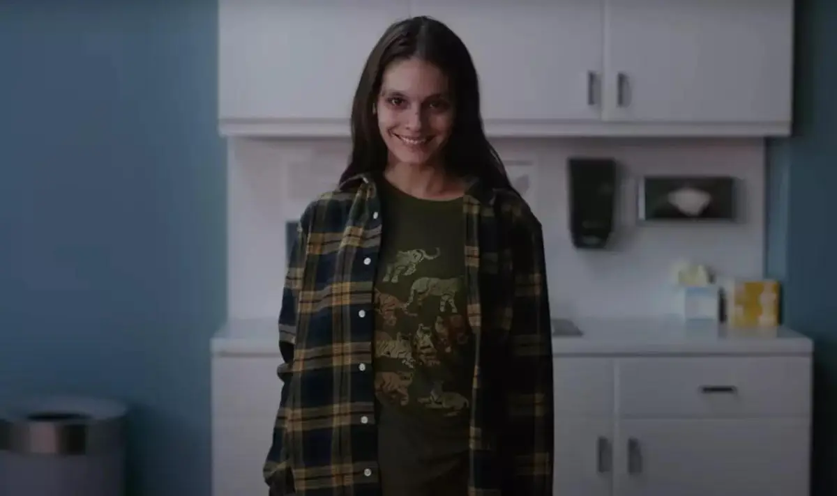 Caitlin Stasey starred as Laura Weaver in Smile. (Paramount)