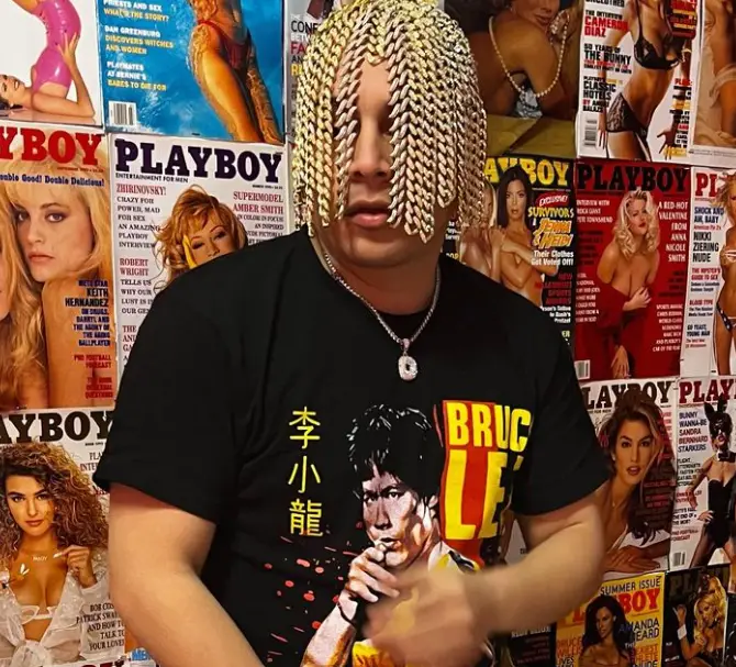 The rapper has been seen sporting his metal locks (Instagram/@dansurig)