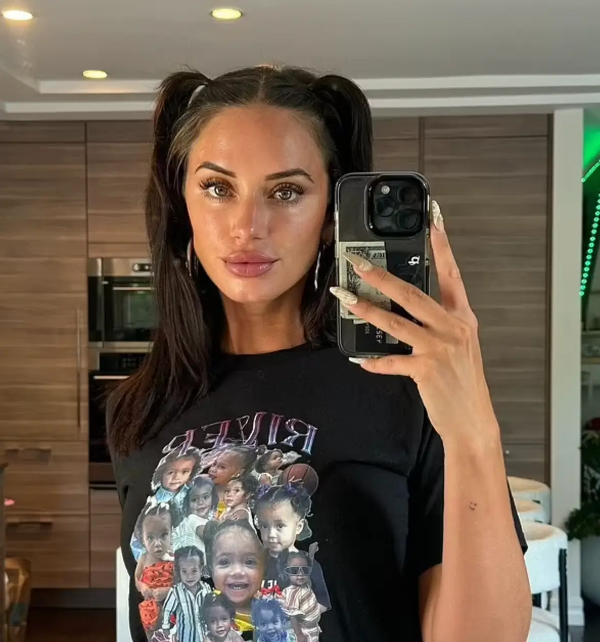 The influencer has been bringing in thousands each month for the last year (Instagram/YesJulz)