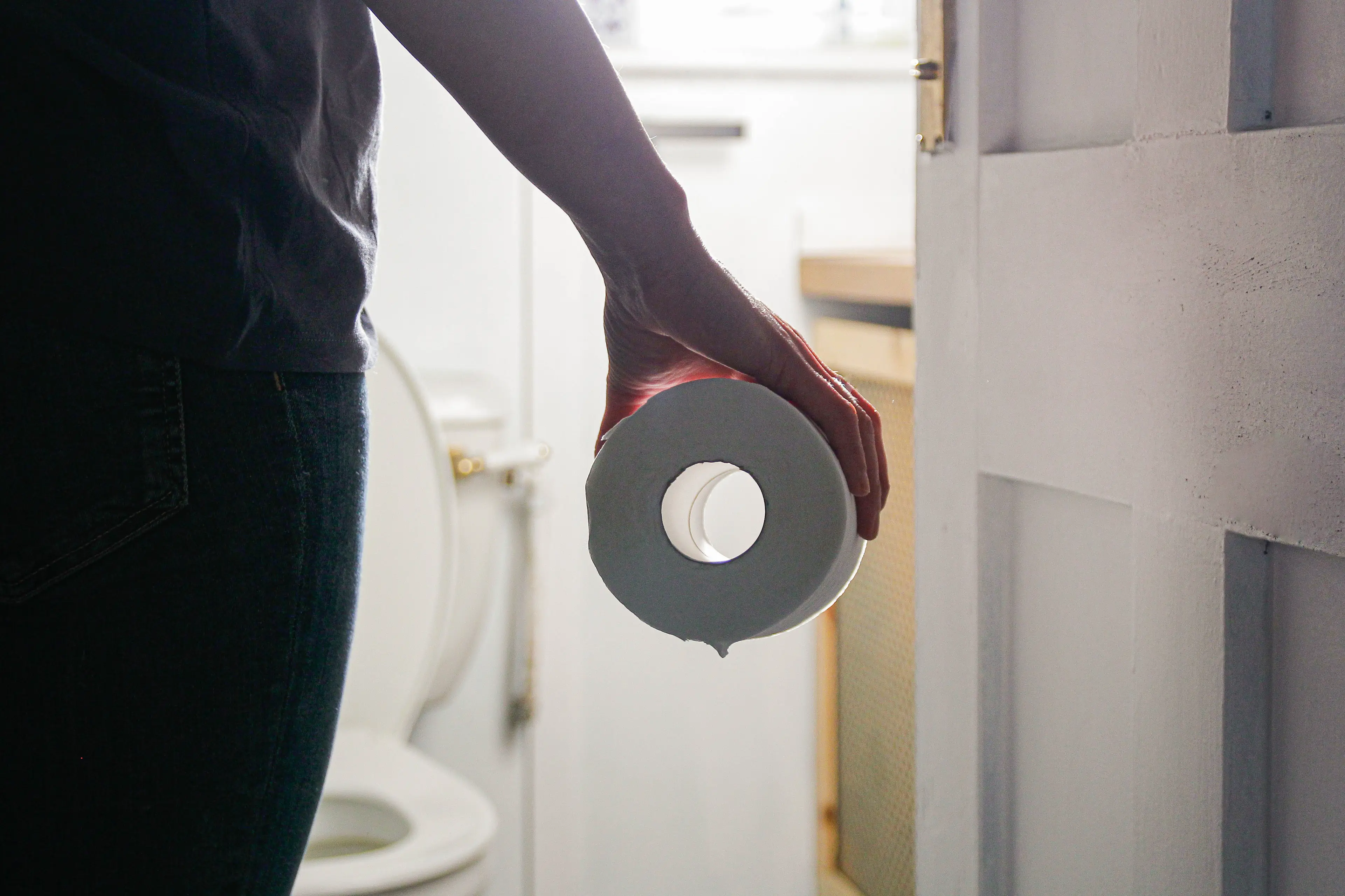 Messing about on your phone can easily extend toilet time(Antonio Hugo Photo/Getty/Getty Stock Image)