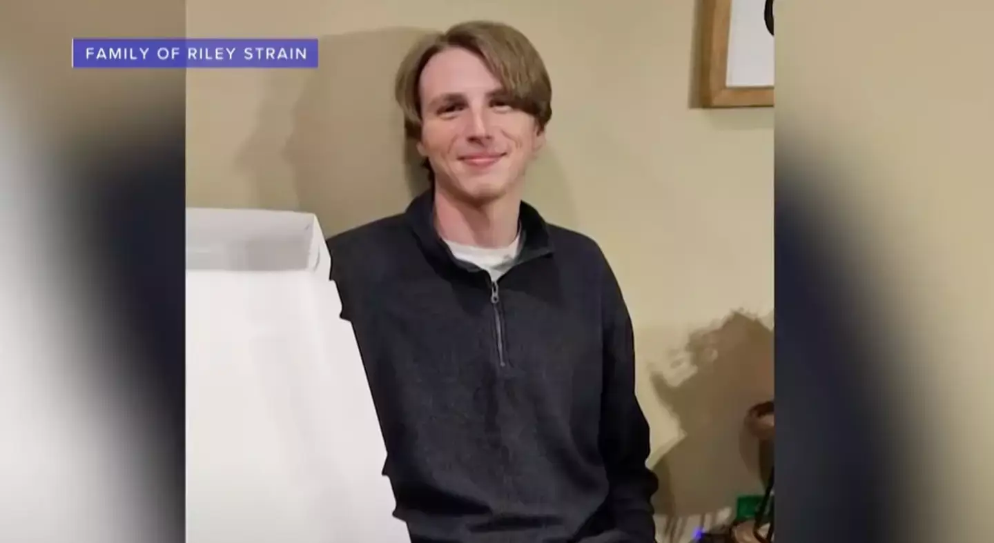 Riley leaves the bar at around 9:45 after being escorted out by security and a member of his party.