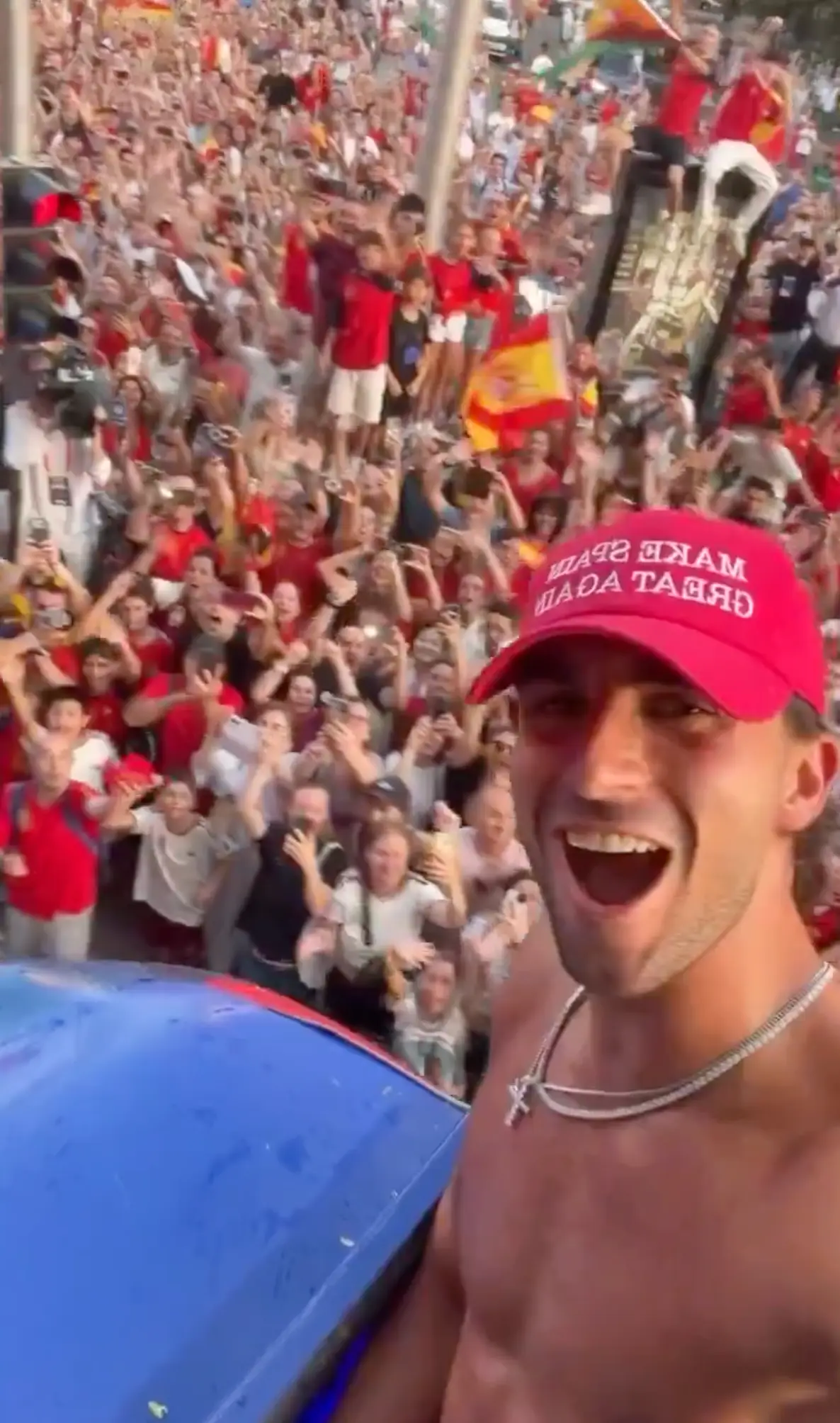 Ferran Torres wore a 'Make Spain Great Again' cap (Instagram/@ferrantorres)