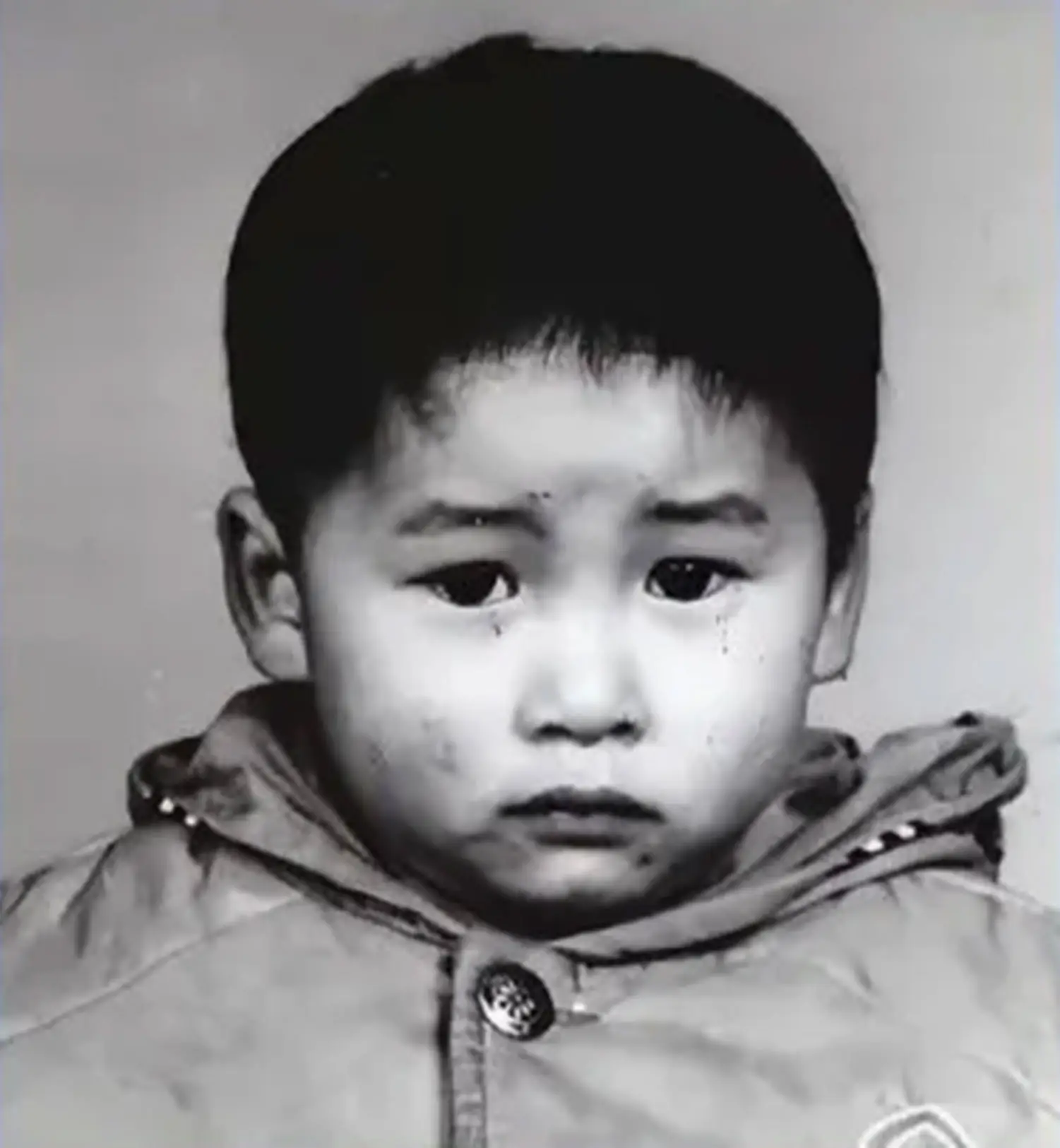 Gouming Martens was just three years old when he lost his parents at a train station (Jam Press)