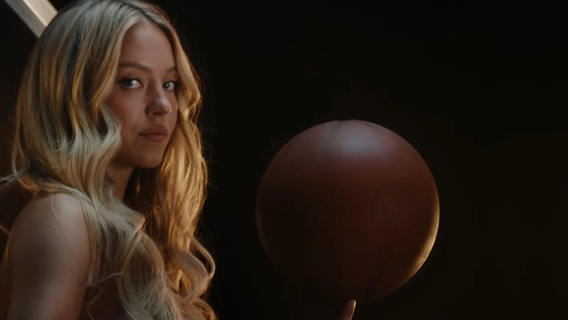Sydney Sweeney’s Novig campaign sparked criticism from several female athletes (YouTube/Novig)