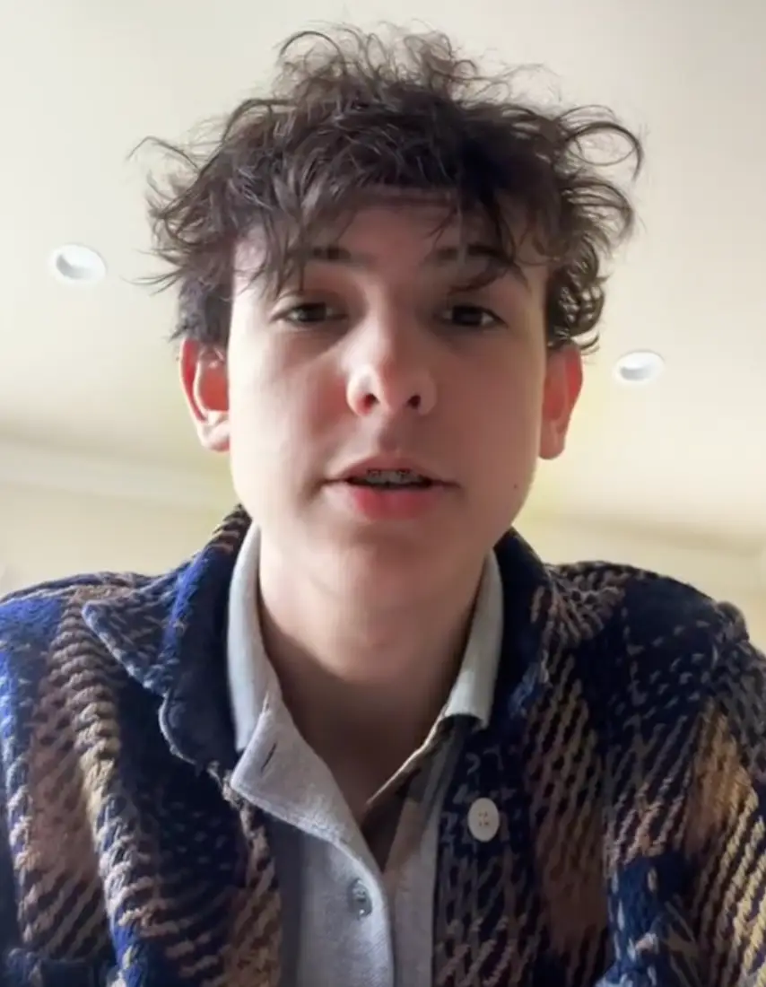 Tyler Lee responded to a comment which told him 'your dad didn’t kill himself'.