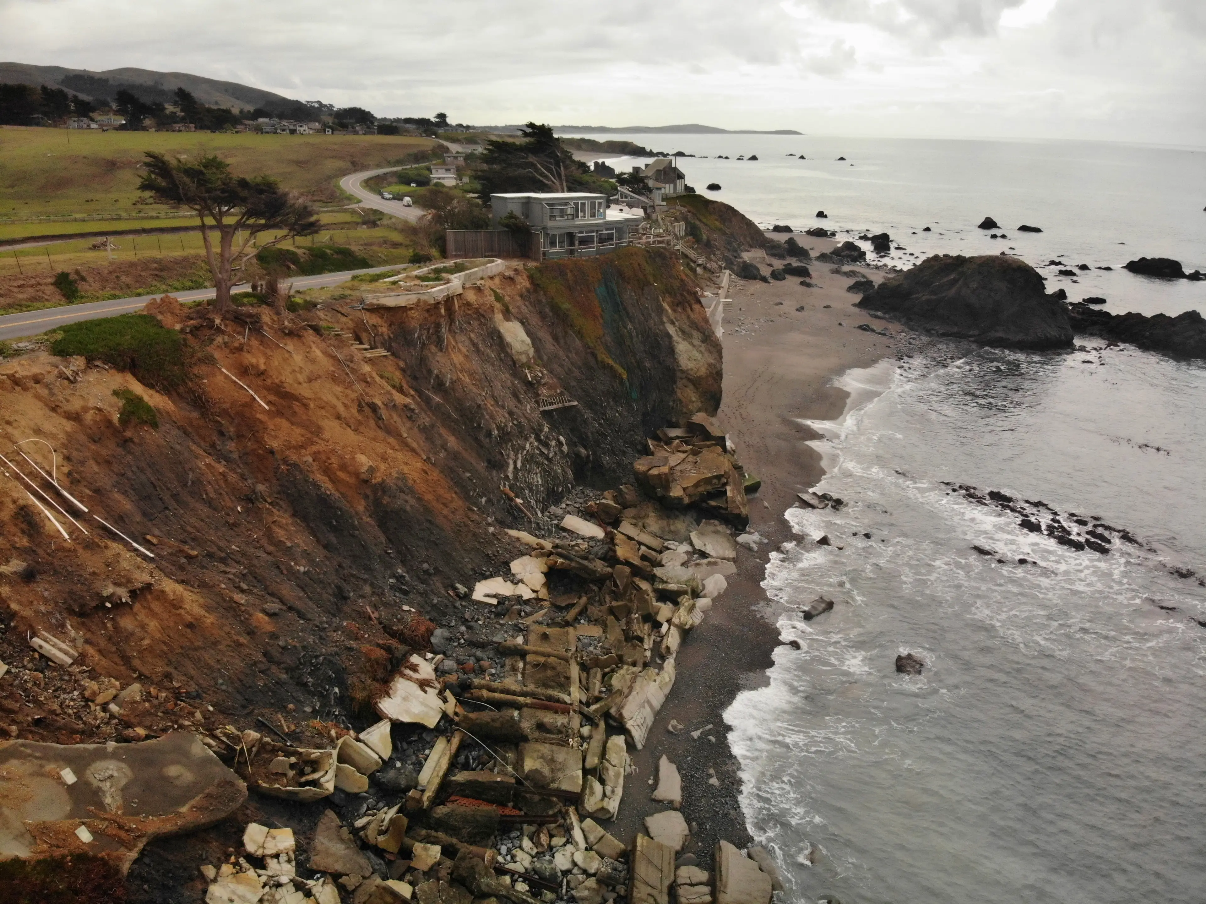 Northern California is at risk of increased erosion (Carolyn Cole/Los Angeles Times via Getty Images)
