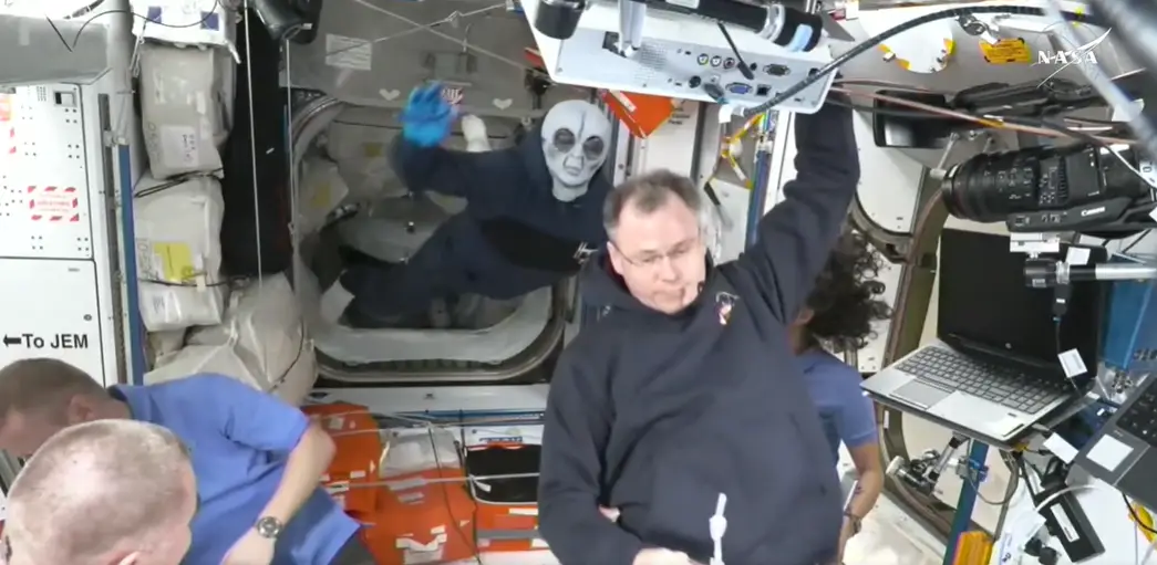 An alien was seen on the ISS (NASA)