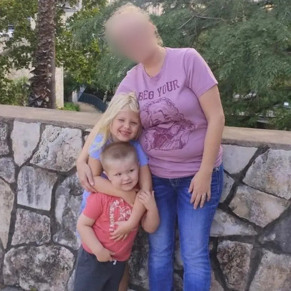 Mom Brooke Mustard Moorehead with her two children Lynnlee and Tommy Jr., who were tragically killed in the road traffic collision (GoFundMe)