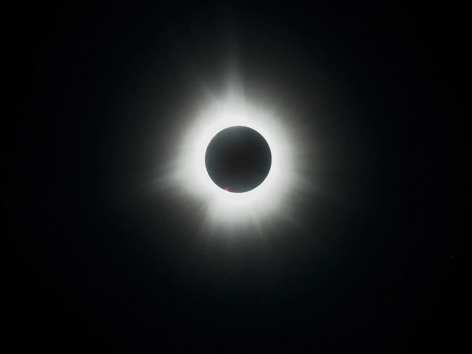 The total solar eclipse. (Erin Clark/The Boston Globe via Getty Images)