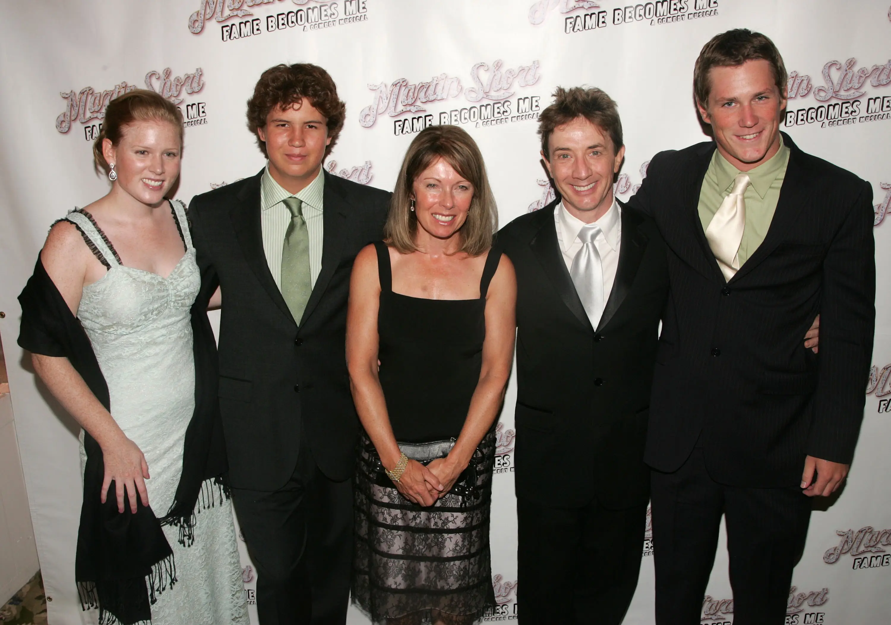 The Short family share a pose together at an event back in 2006 (Peter Kramer/Getty Images)
