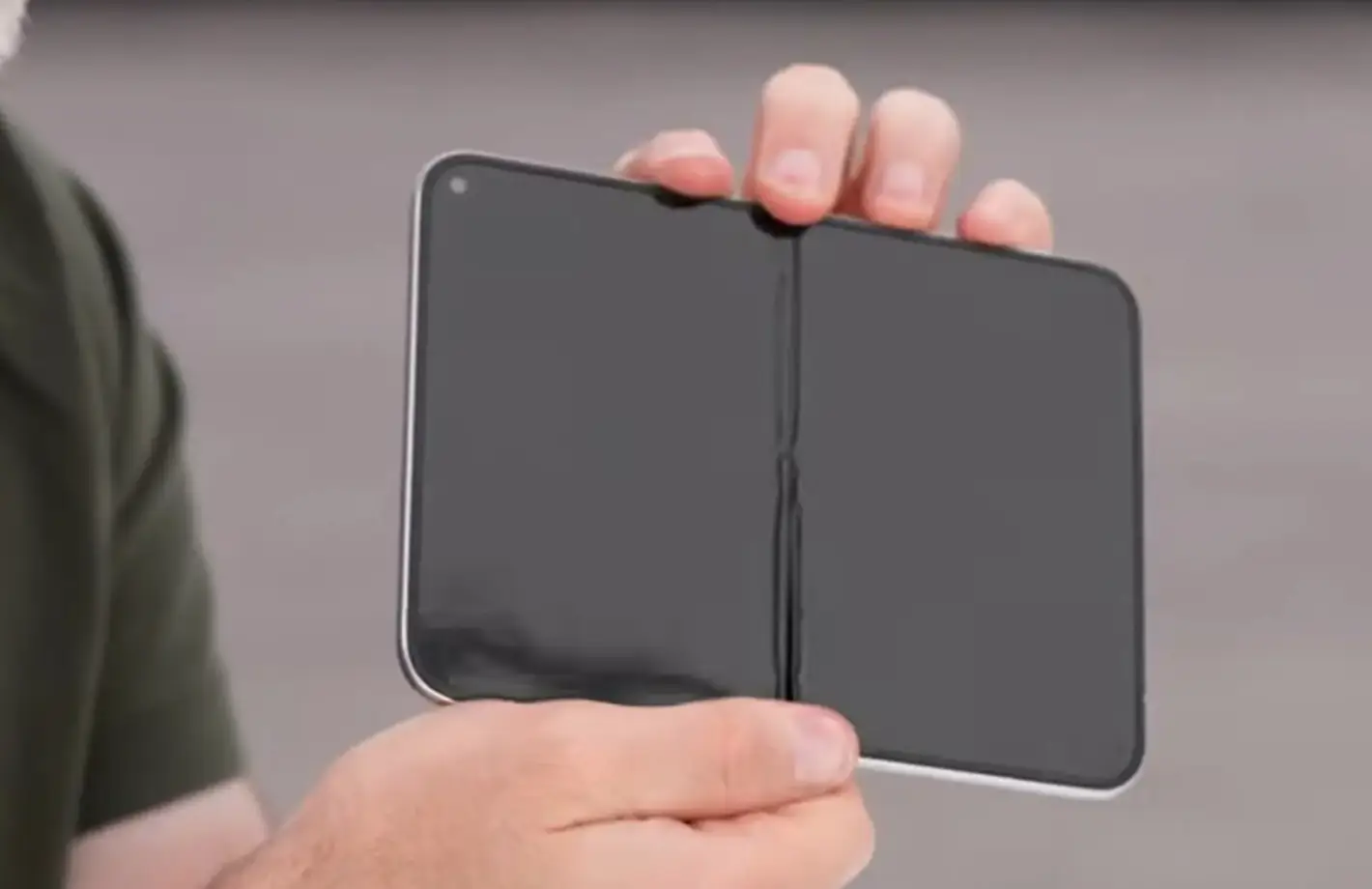 A leaked prototype of the new foldable iPhone (Unbox Therapy/YouTube)