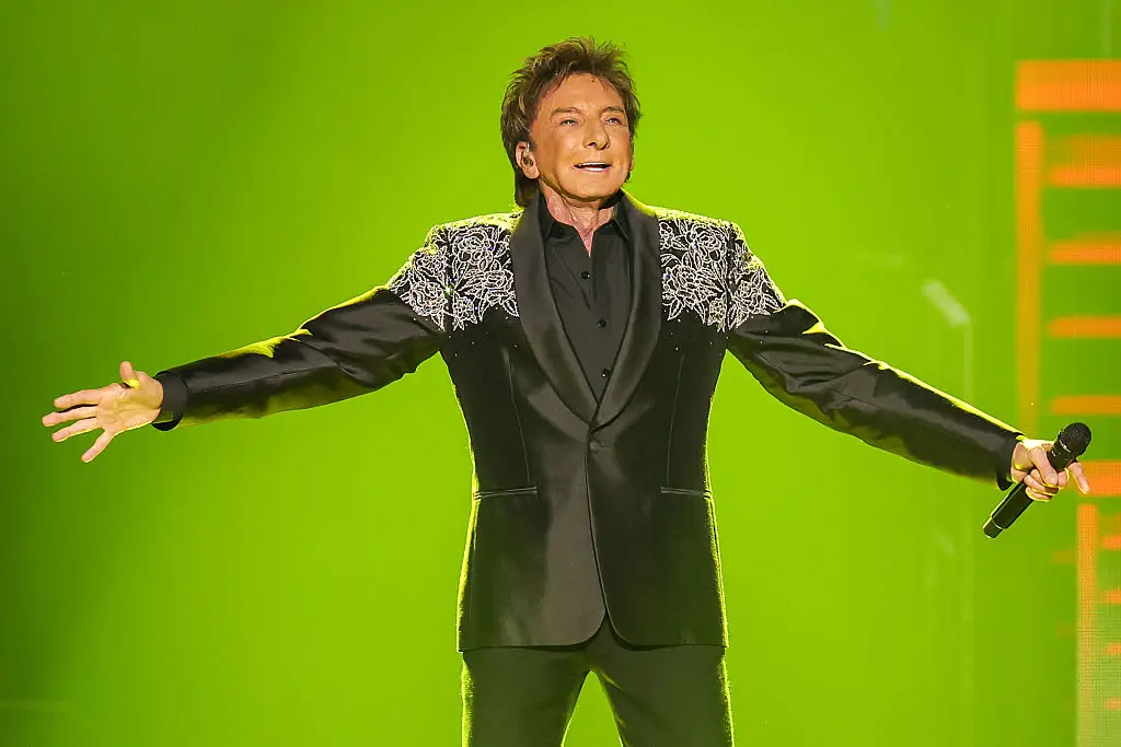 Manilow has assured his fans he's looking forward to getting back on stage (Mat Hayward/Getty Images)