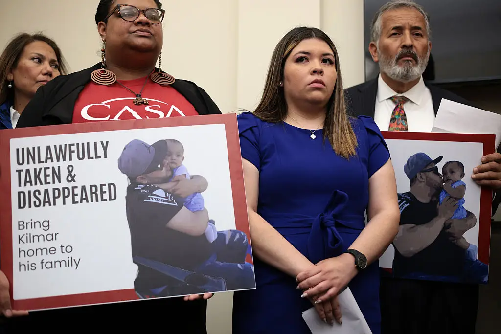 Kilmar's wife at a news conference (2nd right) (Alex Wong/Getty Images)
