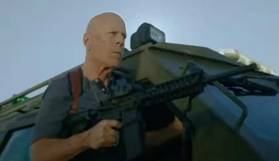 Willis returns to the role of Detective Knight for the action movie.