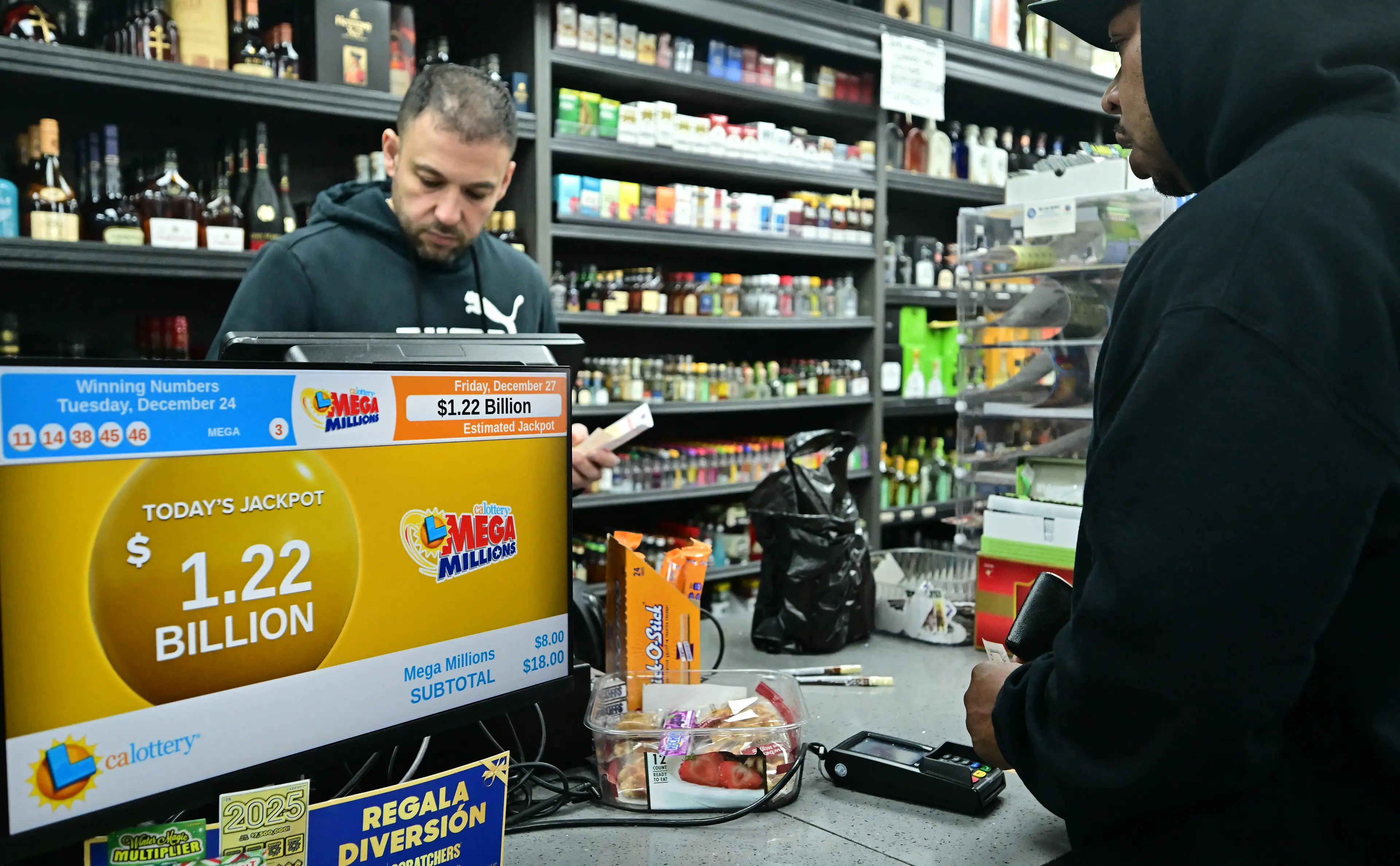 What would you do with $1.2 billion? (FREDERIC J. BROWN/AFP via Getty Images) 