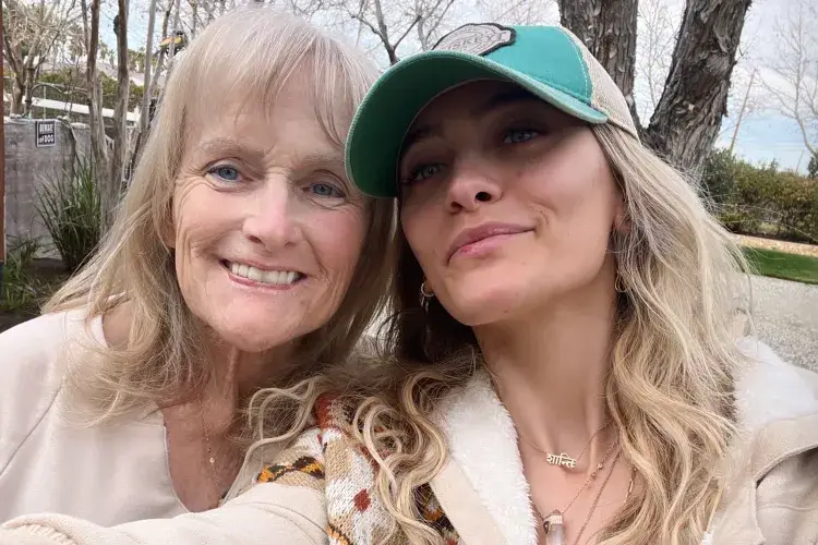 Paris rekindled her relationship with her mom following her breast cancer diagnosis (Paris Jackson/Instagram)
