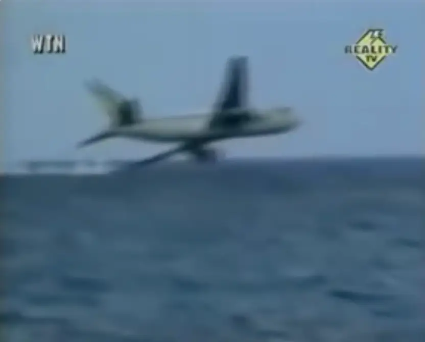 The plane approaches the sea. (WTN)