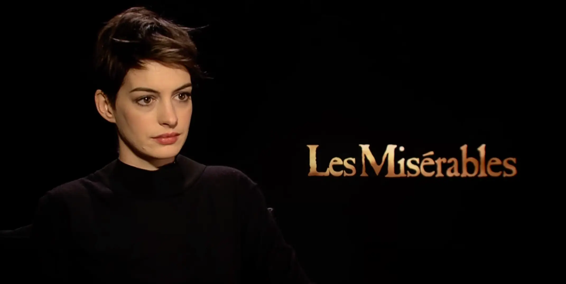 Anne Hathaway didn't seem too thrilled by Kjersti Flaa's interview idea back in 2012 (YouTube/Kjersti Flaa)