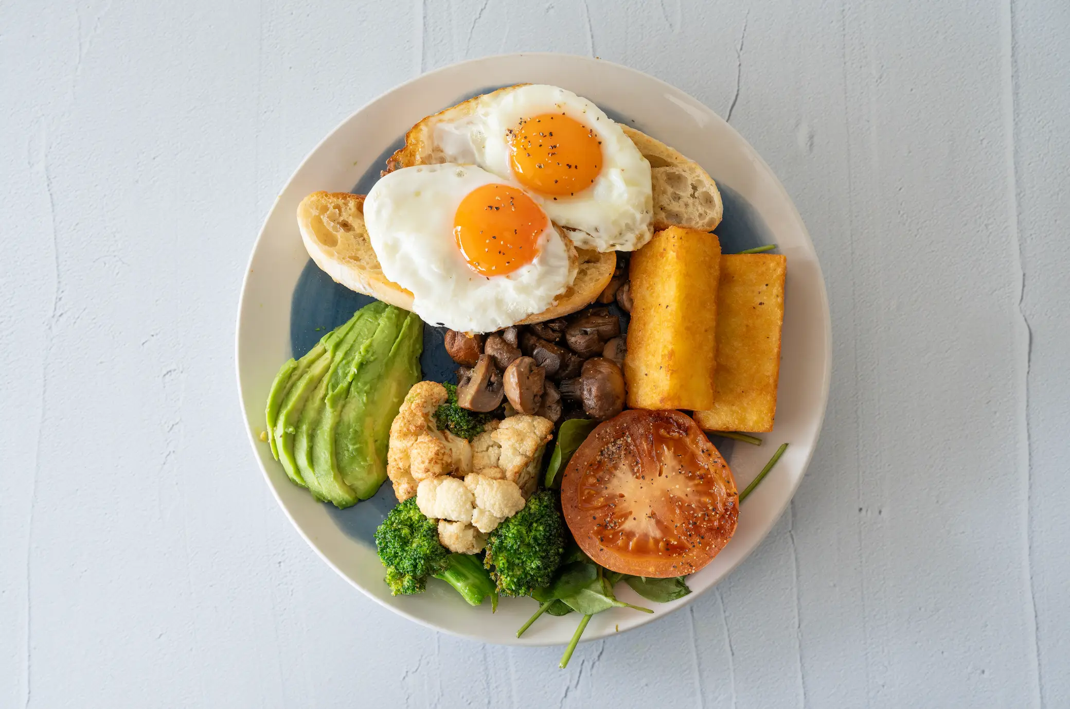 Drinking more water before your first meal can help stave off cravings during the day, according to Professor Franklin Joseph(Getty Stock Image)