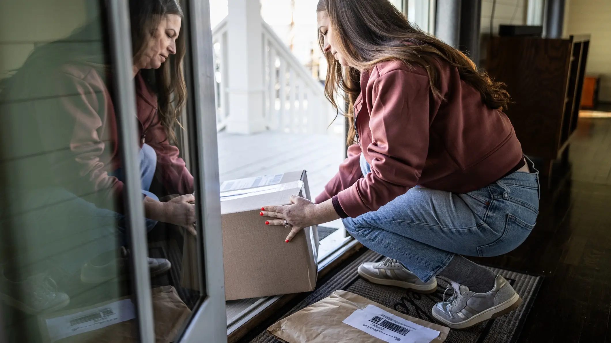 Woman praised for getting 'petty revenge' on neighbor who kept stealing her packages