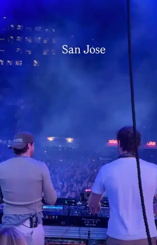 The band has not addressed the incident (Instagram/@thechainsmokers)