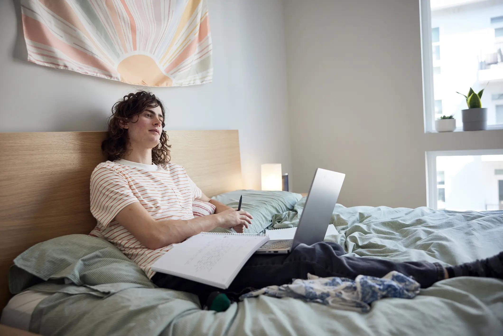 Procrastinating behaviour can be a sign of low self-esteem (Getty Stock Photo)