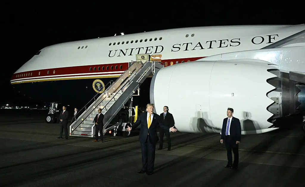 He used his older Air Force One (Photo by SAUL LOEB / AFP via Getty Images)